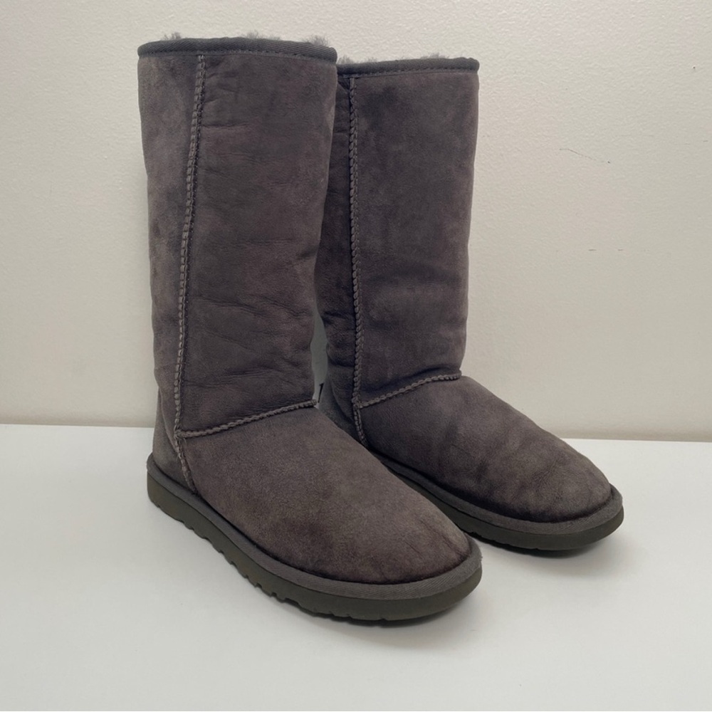 Women's Gray Suede Boots